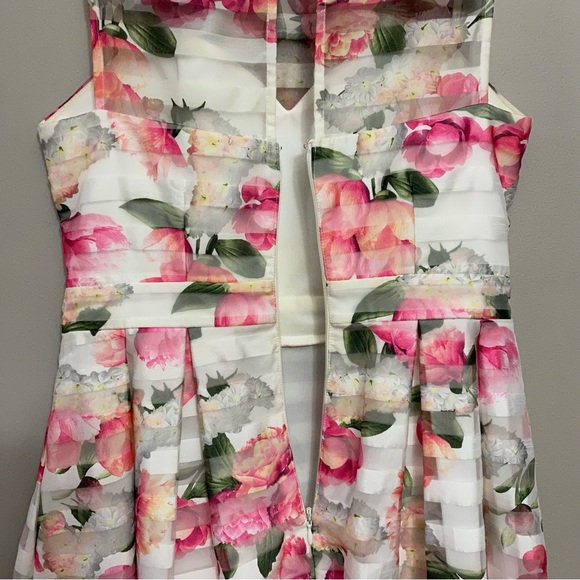 Lipsy London Floral Dress - Picture 10 of 16